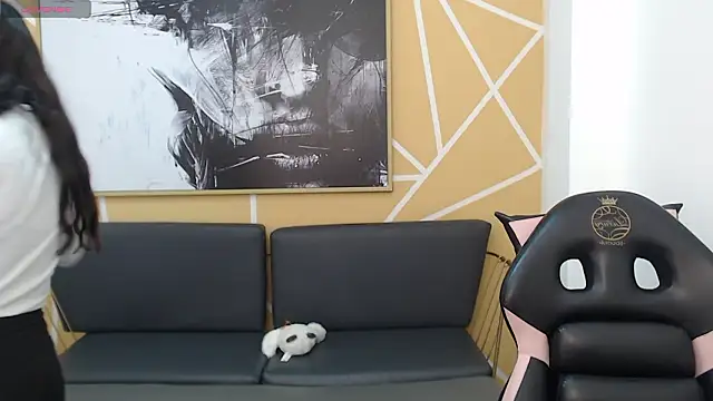 olivia russo  online show from March 2026 08:02:02 PM