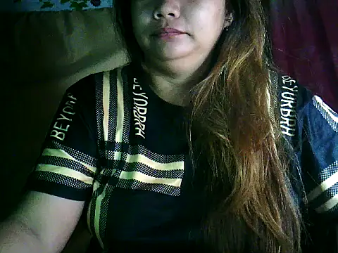 yuana25 online show from January 2026 12:02:01 AM