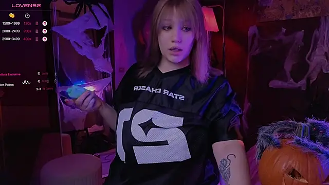 Morvelyn online show from October 2025 06:34:01 PM