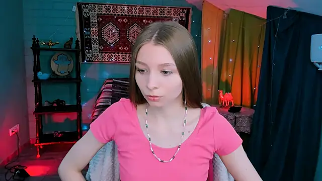 Snapshot of JulieDaniel chatting on June 2026 04:24:01 AM JulieDaniel online show from June 2026 04:24:01 AM
