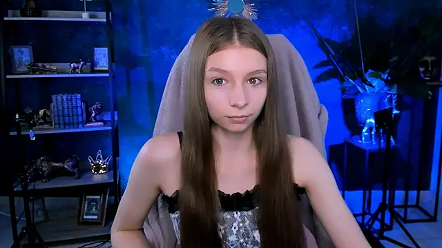 Snapshot of JulieDaniel chatting on June 2026 04:13:01 AM JulieDaniel online show from June 2026 04:13:01 AM