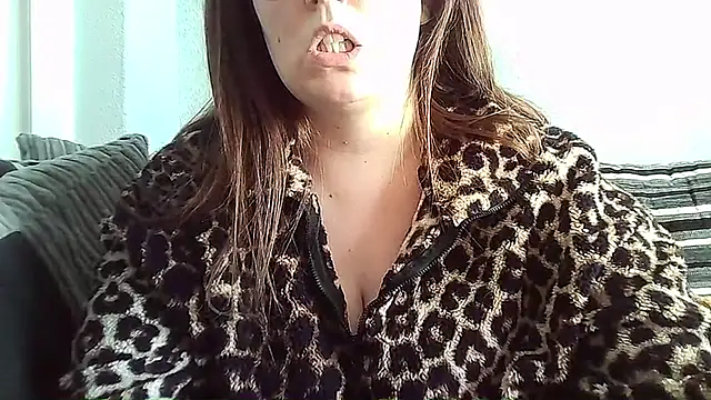 Curvy-BellaX online show from October 2025 01:22:02 PM