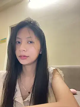 Lil-Gi online show from October 2025 04:14:02 PM