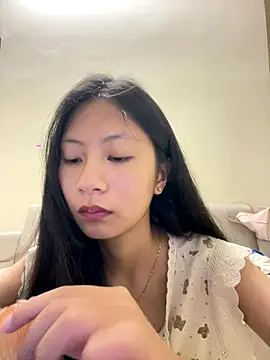 Lil-Gi online show from October 2025 03:11:02 PM