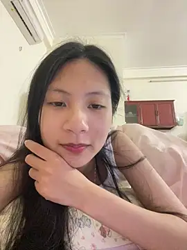 Lil-Gi online show from November 2025 04:09:01 PM