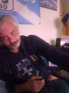 Snapshot of Fonse1860 chatting on October 2025 07:06:01 AM Fonse1860 online show from October 2025 07:06:01 AM