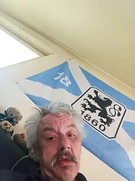 Snapshot of Fonse1860 chatting on November 2025 08:13:01 AM Fonse1860 online show from November 2025 08:13:01 AM