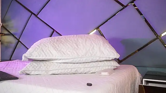 Snapshot of marcela_rojas chatting on February 2026 11:39:01 AM marcela rojas online show from February 2026 11:39:01 AM