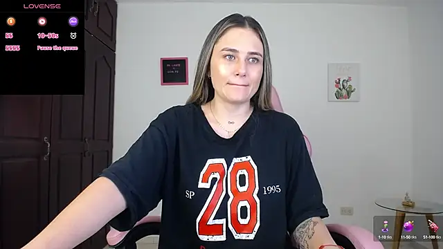 Veronika  Winslow  online show from September 2025 06:47:02 AM