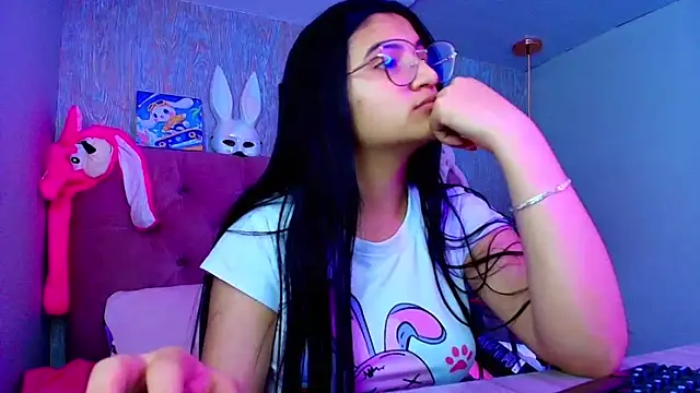 laurenelove online show from December 2025 03:47:01 AM