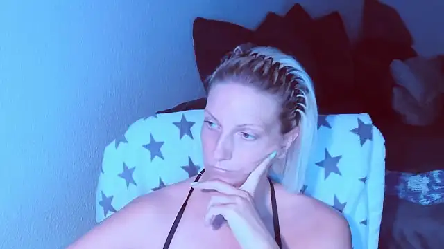 Snapshot of SexyJulia21 chatting on July 2026 05:02:02 AM SexyJulia21 online show from July 2026 05:02:02 AM