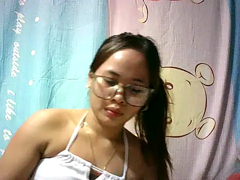 Katrina Summer online show from December 2025 05:51:02 PM