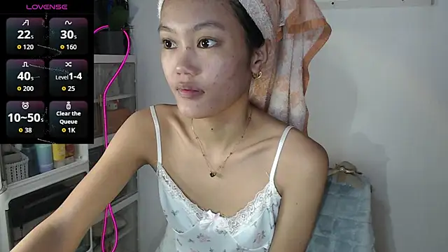 Snapshot of skinny_gracie chatting on June 2026 02:23:02 AM skinny gracie online show from June 2026 02:23:02 AM