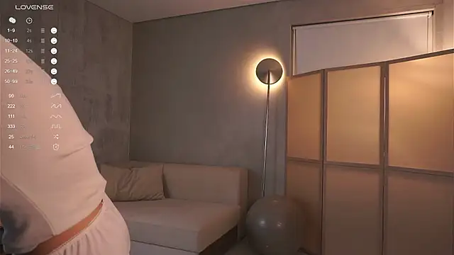 Snapshot of Moon_cutie chatting on February 2026 06:35:01 PM Moon cutie online show from February 2026 06:35:01 PM