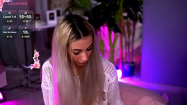 Snapshot of AwaLynch chatting on March 2026 04:29:01 AM AwaLynch online show from March 2026 04:29:01 AM