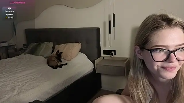 Snapshot of KatanaSVibe chatting on May 2026 02:45:01 PM KatanaSVibe online show from May 2026 02:45:01 PM