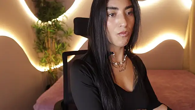 Emma and Issac online show from March 2026 08:43:01 PM