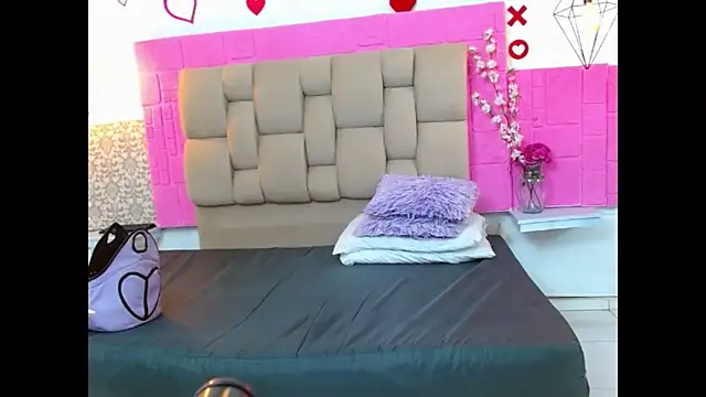 Damary Leon online show from September 2025 07:02:02 PM