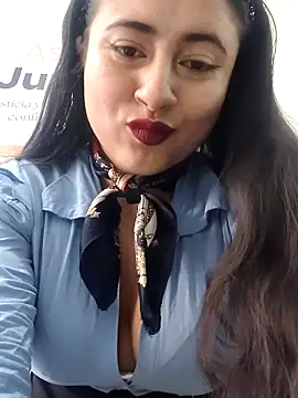 Snapshot of AMATISTA__16 chatting on January 2026 12:18:01 PM AMATISTA 16 online show from January 2026 12:18:01 PM