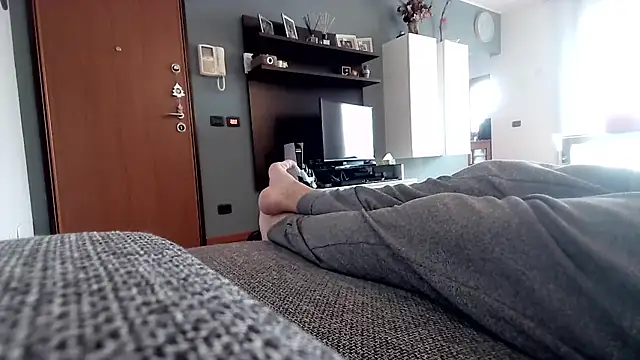 cucciolotto76 online show from November 2025 09:14:02 AM