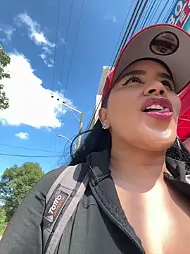 laure torres online show from December 2025 02:56:02 PM