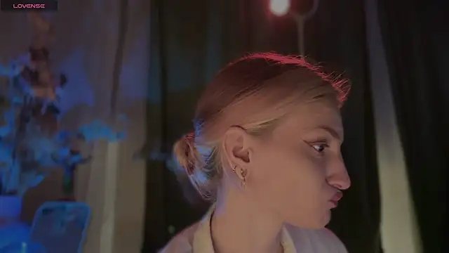 WendyGilber online show from April 2026 07:19:01 PM