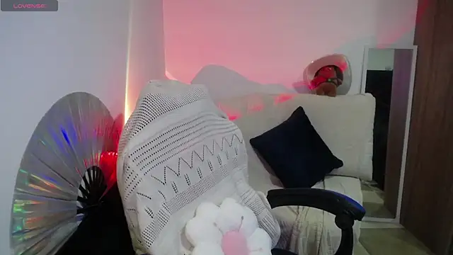 immisssilver online show from October 2025 01:58:02 AM