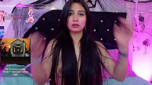 Snapshot of queen_smiley chatting on October 2025 04:57:02 AM queen smiley online show from October 2025 04:57:02 AM