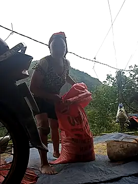 Snapshot of Mamapm20 chatting on September 2025 12:11:01 AM Mamapm20 online show from September 2025 12:11:01 AM