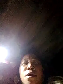 Snapshot of Mamapm20 chatting on September 2025 04:23:02 PM Mamapm20 online show from September 2025 04:23:02 PM