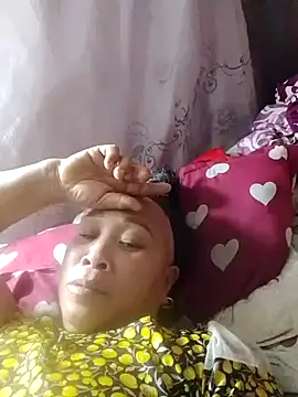 Snapshot of Mamapm20 chatting on October 2025 04:29:01 AM Mamapm20 online show from October 2025 04:29:01 AM