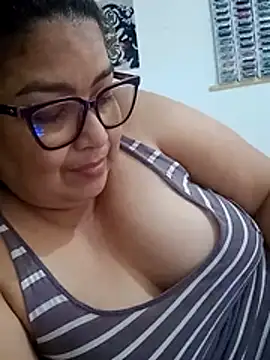 Snapshot of ladytropical1 chatting on February 2026 03:56:02 PM ladytropical1 online show from February 2026 03:56:02 PM