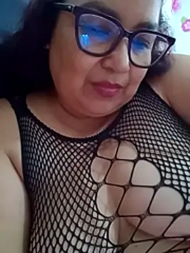 Snapshot of ladytropical1 chatting on June 2026 06:01:01 PM ladytropical1 online show from June 2026 06:01:01 PM