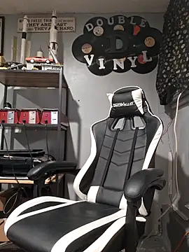 SueNixon online show from October 2025 12:22:02 AM