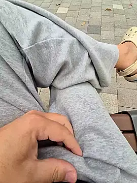 starvingo2002 online show from November 2025 02:45:01 AM