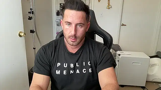 Snapshot of brettmycles28 chatting on June 2026 04:12:02 PM brettmycles28 online show from June 2026 04:12:02 PM
