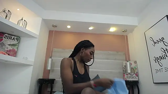 AlexandraCambell online show from November 2025 12:05:01 PM