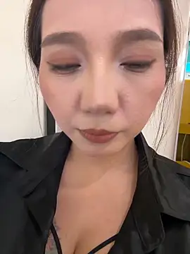 Dujuan-d online show from October 2025 11:09:02 AM