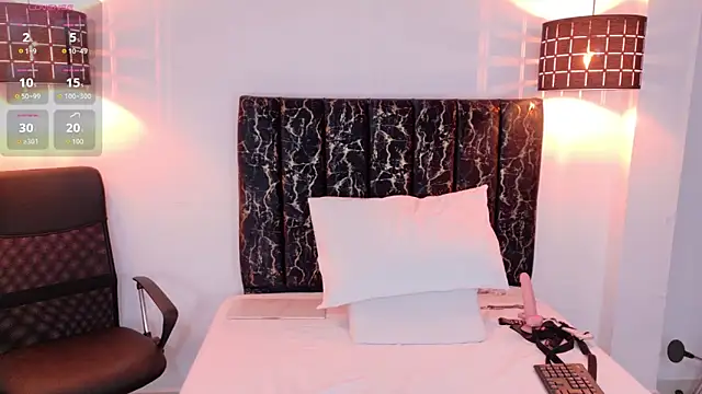 Snapshot of evvaa_moon69 chatting on February 2026 12:35:02 PM evvaa moon69 online show from February 2026 12:35:02 PM