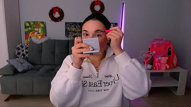 queenofthesense  online show from December 2025 05:09:01 PM