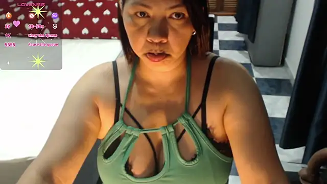 hiilarybrown online show from February 2026 12:17:01 AM