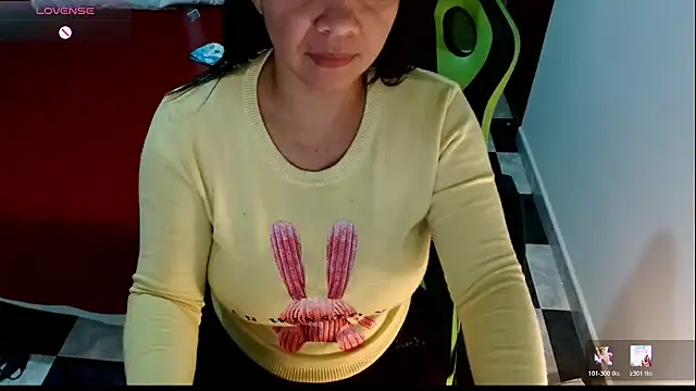 Snapshot of hiilarybrown chatting on July 2026 04:14:02 AM hiilarybrown online show from July 2026 04:14:02 AM