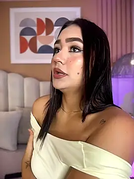 noa moon online show from June 2026 02:47:02 AM