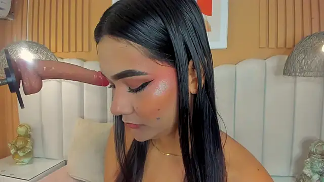 Snapshot of noa_moon chatting on June 2026 03:21:02 AM noa moon online show from June 2026 03:21:02 AM