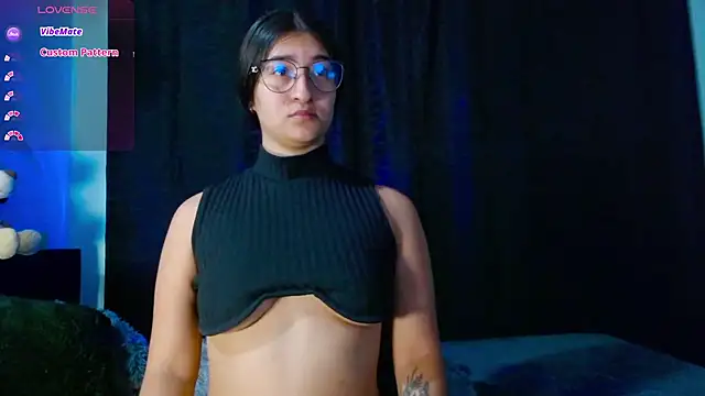 EVAH LEE  online show from October 2025 03:42:02 AM