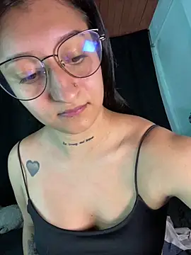 Snapshot of EVAH_LEE_ chatting on June 2026 03:55:01 AM EVAH LEE online show from June 2026 03:55:01 AM