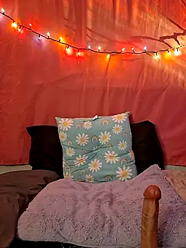 Snapshot of PeachyAriel chatting on October 2025 01:16:01 AM PeachyAriel online show from October 2025 01:16:01 AM