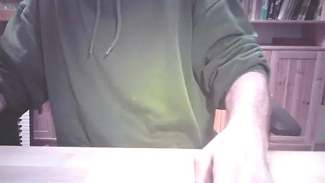 Snapshot of boy40bi chatting on December 2025 06:13:02 PM boy40bi online show from December 2025 06:13:02 PM