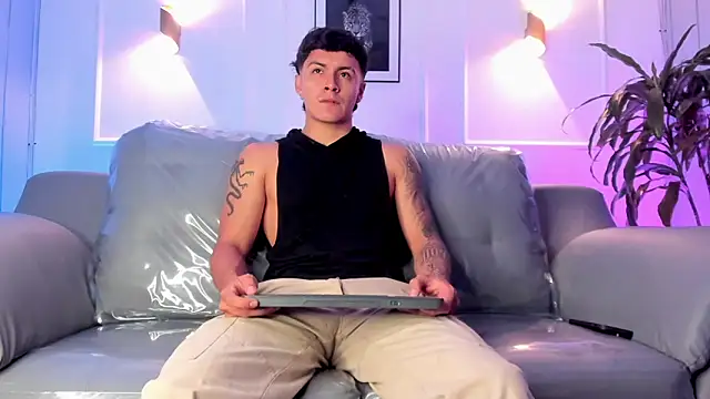 Leo santoro online show from April 2026 02:03:02 PM