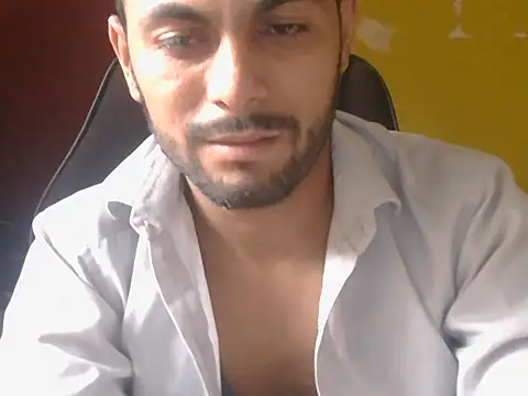 Snapshot of ursdreamperson chatting on June 2026 01:15:01 PM ursdreamperson online show from June 2026 01:15:01 PM